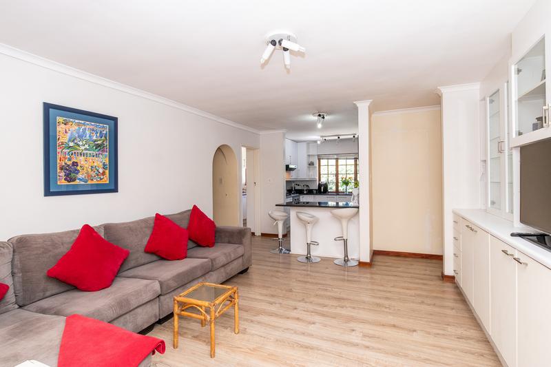 5 Bedroom Property for Sale in Constantia Western Cape